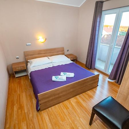 Apartment Adrian Biograd Na Moru Eksteriør billede
