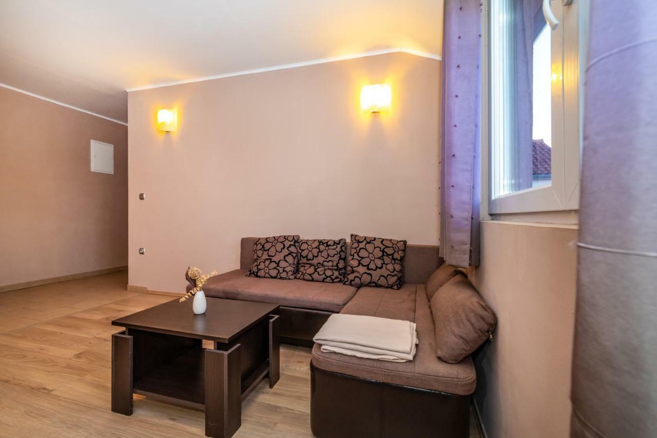 Apartment Adrian Biograd Na Moru Eksteriør billede