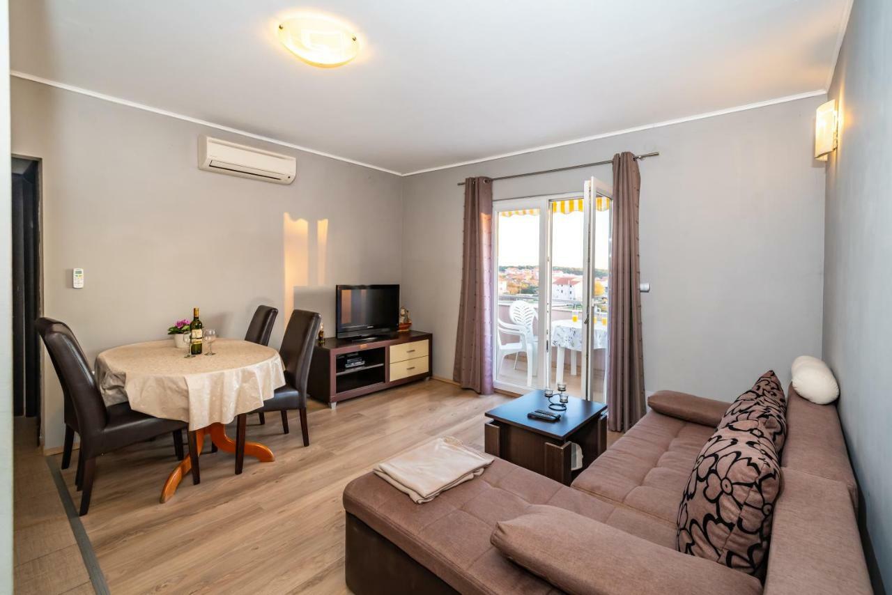 Apartment Adrian Biograd Na Moru Eksteriør billede