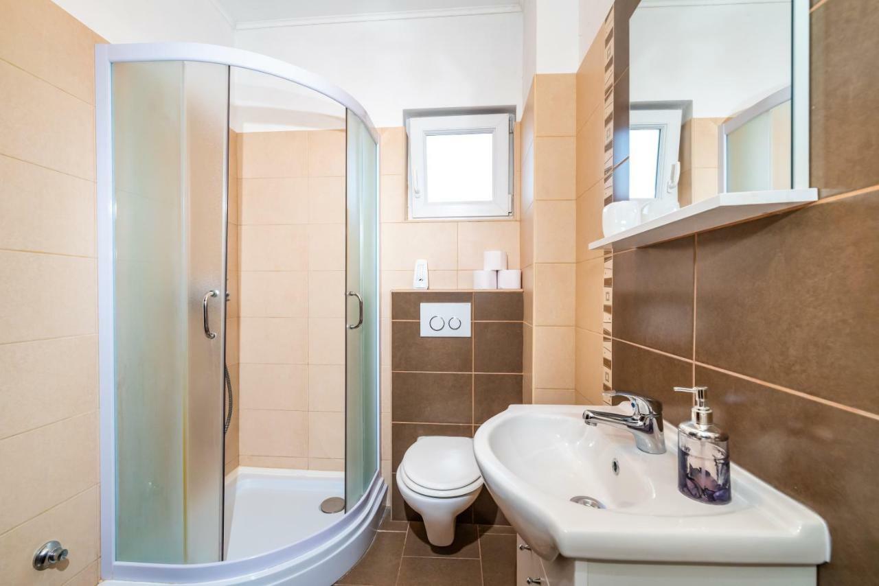 Apartment Adrian Biograd Na Moru Eksteriør billede